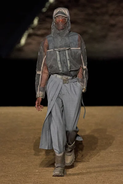 Look 40